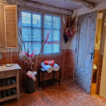 Love hotel Demeure De La Baronne Vezenobres